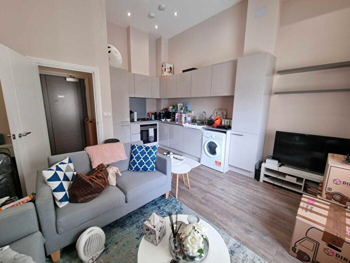 1 Bedroom Flat To Rent In Dudley Mansions, Lansdowne Place, Hove, BN3