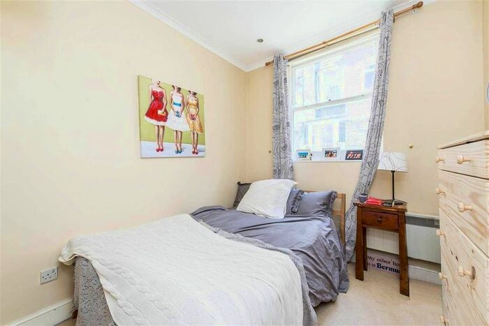 2 Bedroom Flat To Rent In Cambridge Street, Pimlico, London, SW1V
