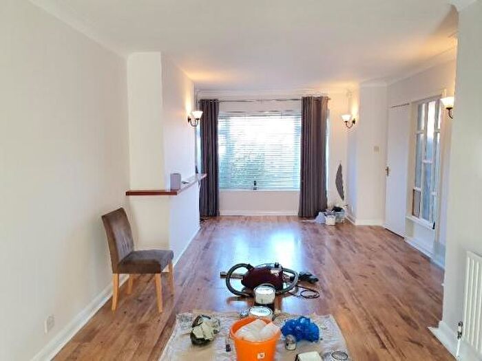 3 Bedroom Semi Detached House To Rent In Mount Close, HP12
