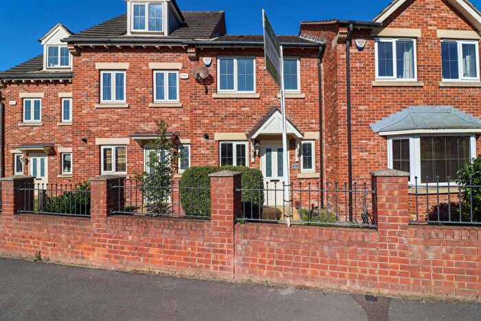 2 Bedroom House To Rent In Chesterfield Road, Staveley, S43