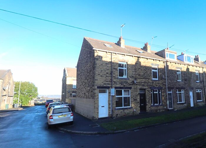 3 Bedroom End Of Terrace House To Rent In Oakroyd Mount, Stanningley, Pudsey, West Yorkshire, Uk, LS28