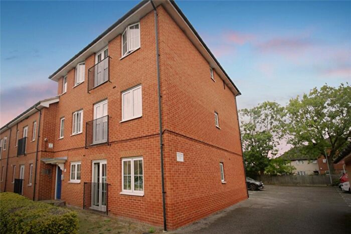 1 Bedroom Apartment To Rent In Panyers Gardens, Dagenham, RM10