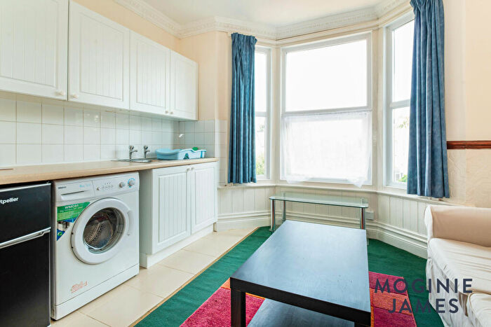 1 Bedroom Flat To Rent In Marlborough Road, Roath, CF23