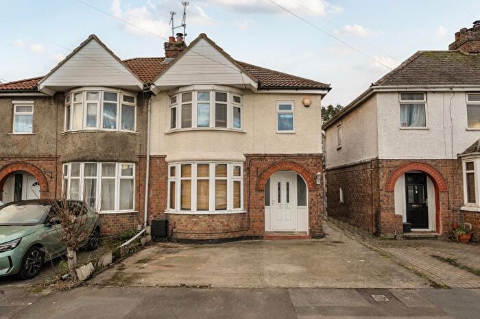 3 Bedroom Semi Detached House To Rent In Elgin Drive, Swindon, SN2