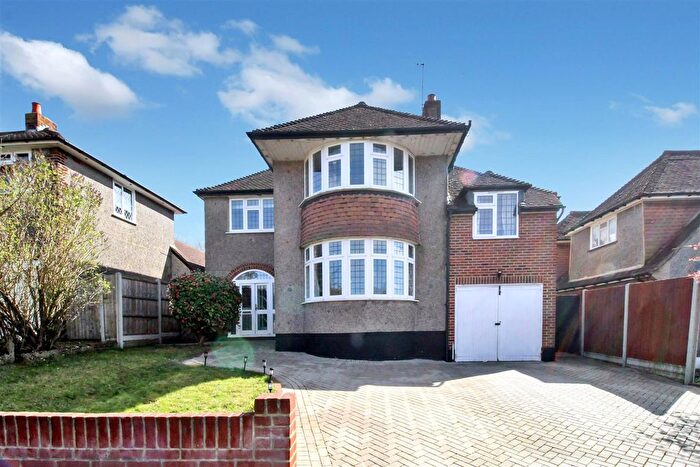 4 Bedroom Detached House For Sale In Arundel Avenue, East Ewell, Epsom, KT17