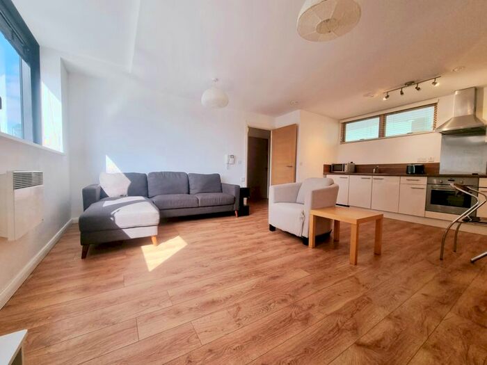 1 Bedroom Flat To Rent In Mann Island, Liverpool, L3