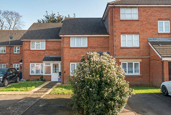 3 Bedroom House For Sale In Proctor Close, Mitcham, CR4