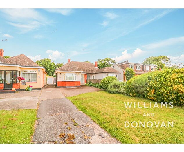 2 Bedroom Semi-Detached Bungalow For Sale In Rectory Road, Hawkwell, SS5
