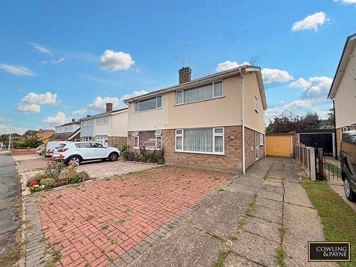 2 Bedroom Semi-Detached House For Sale In Beauchamps Drive, Wickford, SS11