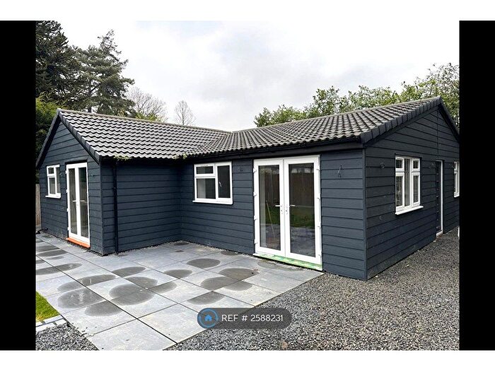 3 Bedroom Detached House To Rent In Little Acre, Uxbridge, UB9