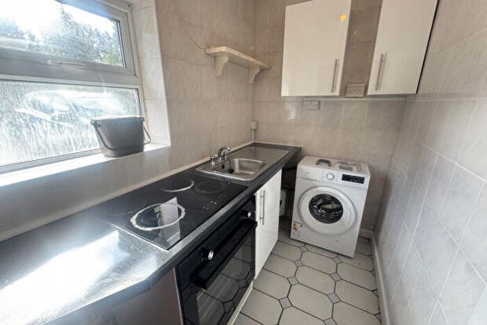 1 Bedroom Flat To Rent In Newport Road Cardiff, CF24