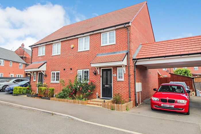 3 Bedroom Semi Detached House For Sale In Edwards Close, Shortstown, MK42