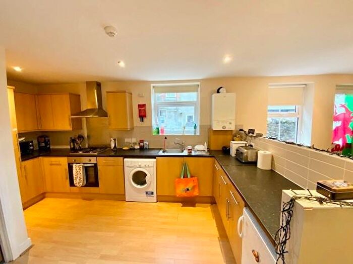 5 Bedroom House To Rent In Richmond Road, Roath, CF24