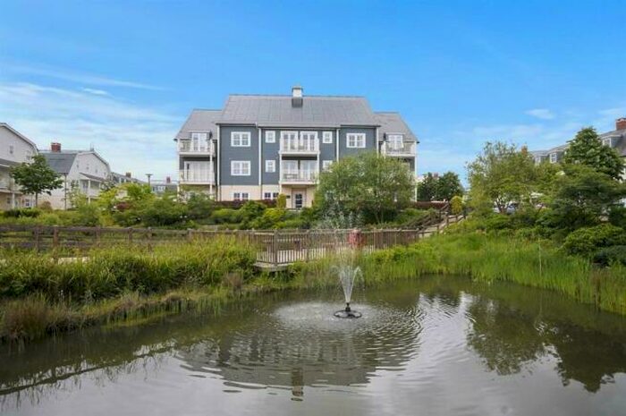 2 Bedroom Apartment To Rent In Westmount Close, The Hamptons, Worcester Park, KT4