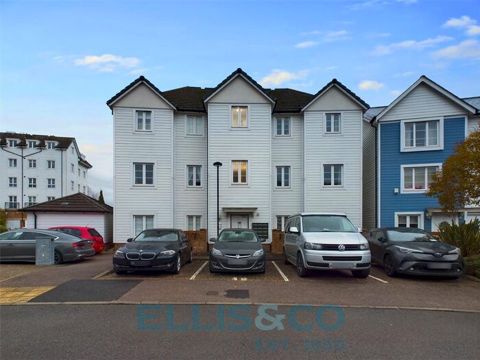 2 Bedroom Flat To Rent In Redbud Road, Tonbridge, TN9