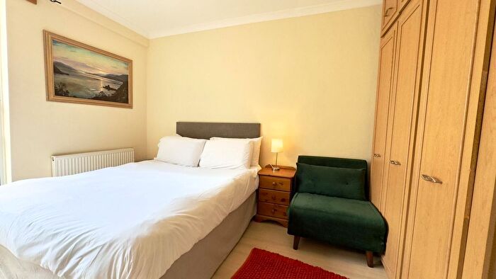 1 Bedroom Flat For Sale In Hallfield Estate, London, W2