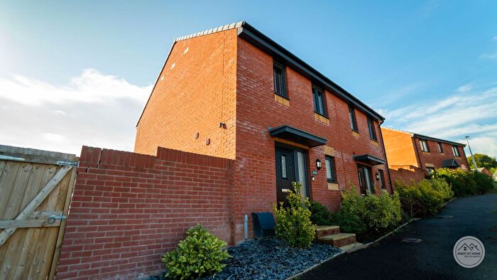 2 Bedroom Semi-Detached House For Sale In Viking Grove, Exeter, EX1