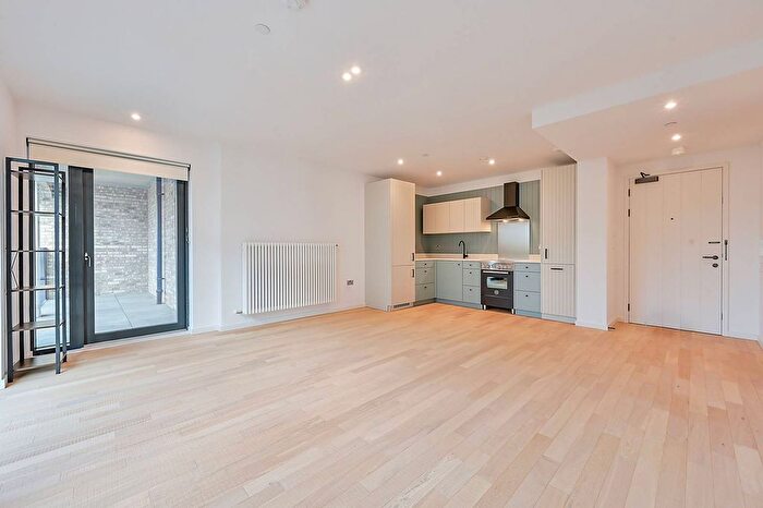 1 Bedroom Flat To Rent In Calville House, Brentford, London, TW8