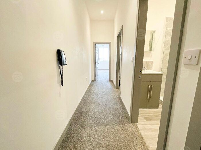 1 Bedroom Flat To Rent In Oak Court, Dudley Road, Brierley Hill, West Midlands, DY5