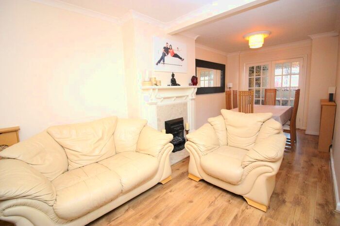 3 Bedroom Property To Rent In Barnsbury Crescent, Tolworth, Surbiton KT5