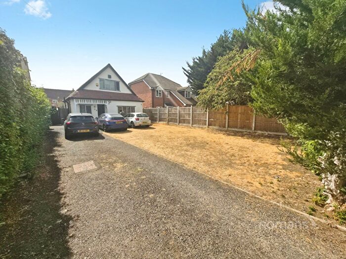 3 Bedroom Detached House To Rent In London Road, Slough, Berkshire, SL3