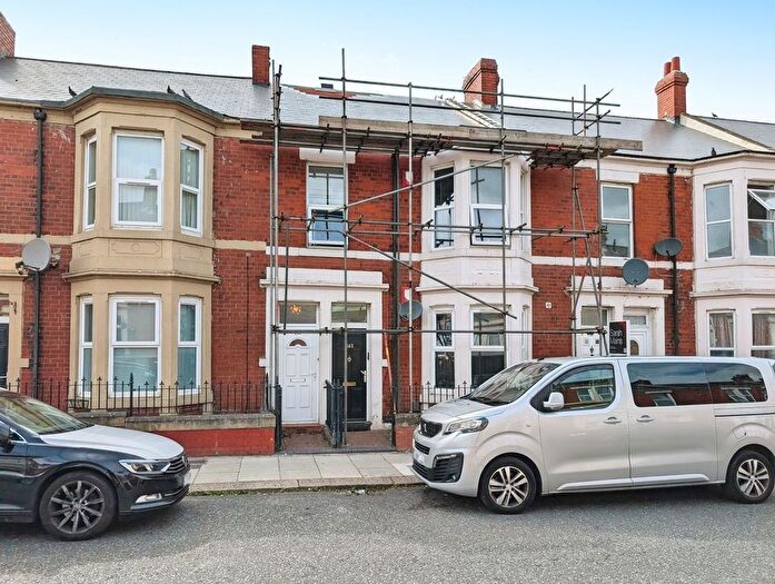 3 Bedroom Flat To Rent In Wingrove Avenue, Fenham, Newcastle Upon Tyne, NE4