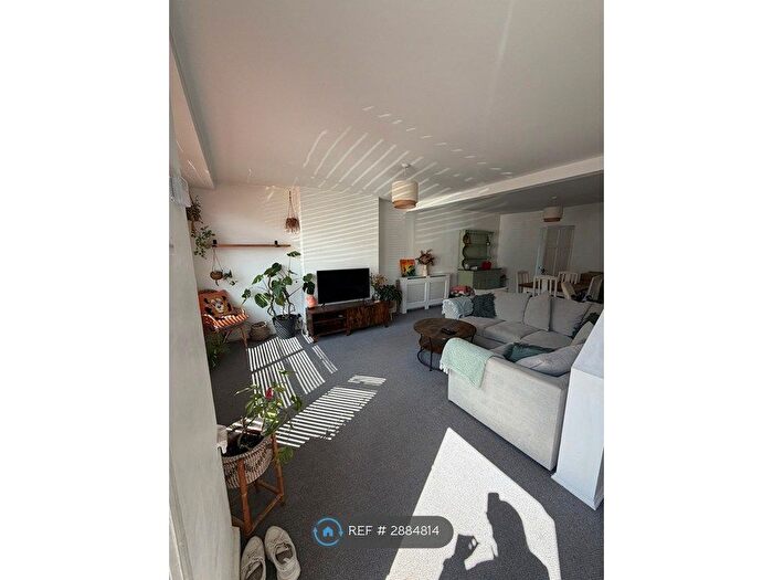 3 Bedroom Semi-Detached House To Rent In Glaisdale Avenue, Coventry, CV6