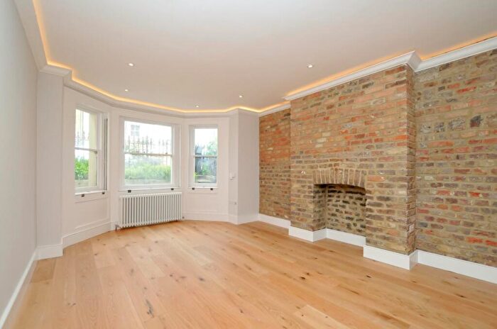 2 Bedroom Flat To Rent In Brooke Road, Clapton, E5
