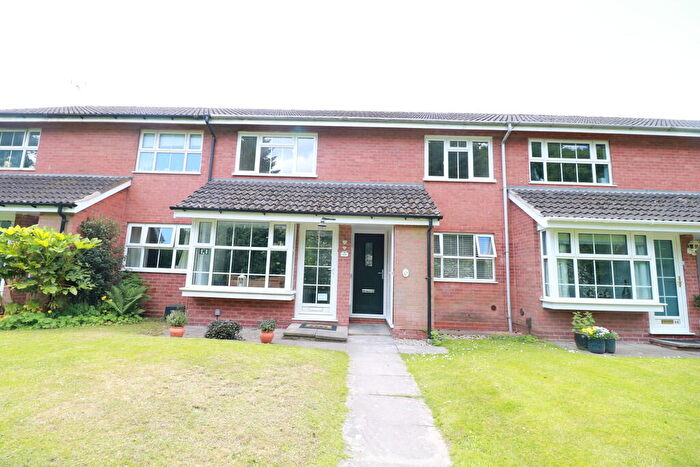 2 Bedroom Maisonette To Rent In St. Lawrence Close, Knowle, B93