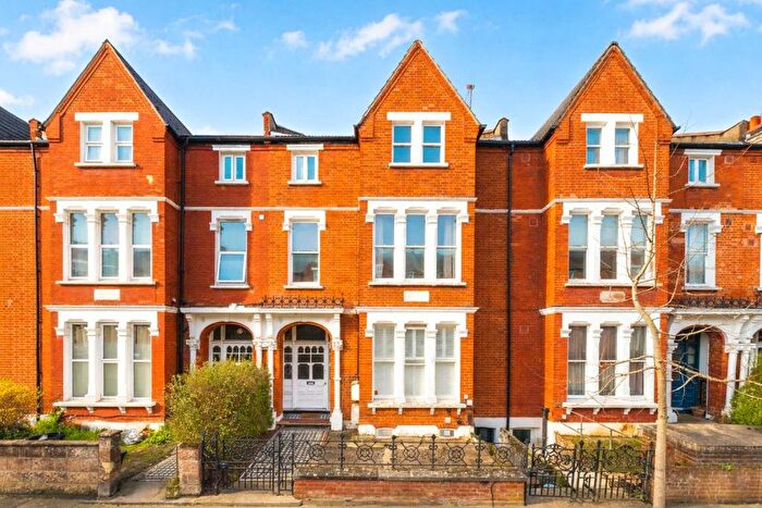 2 Bedroom Flat For Sale In Drakefield Road, Balham, SW17