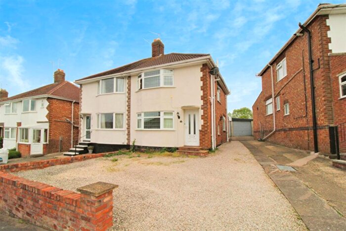 3 Bedroom Semi Detached House For Sale In Fenwick Drive, Hillmorton, Rugby, CV21