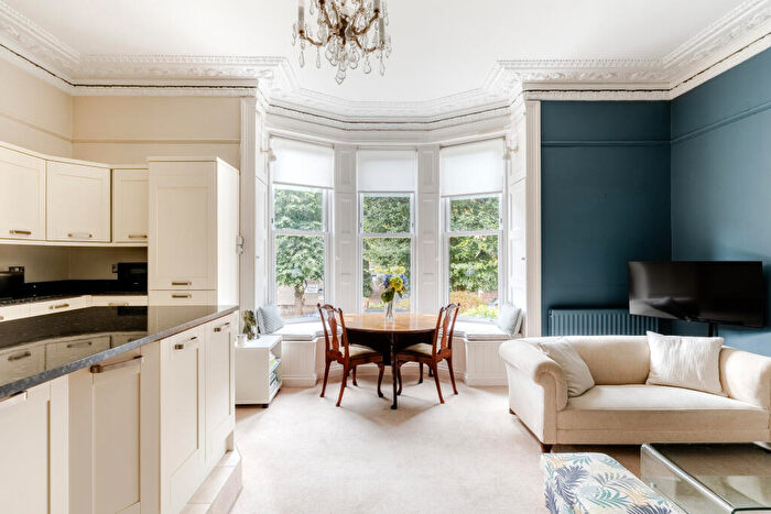 2 Bedroom Flat For Sale In Chertsey Road, Redland, Bristol, BS6