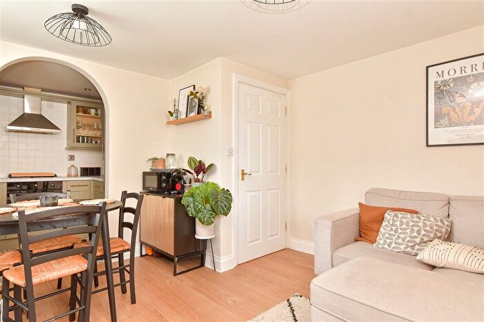 2 Bedroom Flat For Sale In London Road, Newington, Kent, ME9