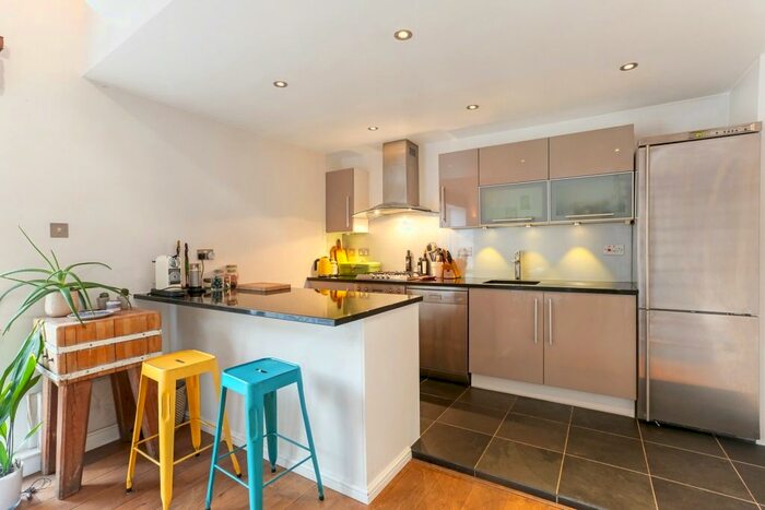 1 Bedroom Flat To Rent In Gainsford Street, London, SE1