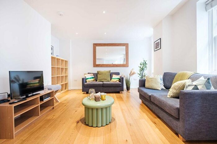 2 Bedroom Flat For Sale In Lovat Lane, City Of London, EC3R