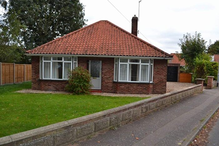 3 Bedroom Bungalow To Rent In Woodland Drive, Norwich, NR6