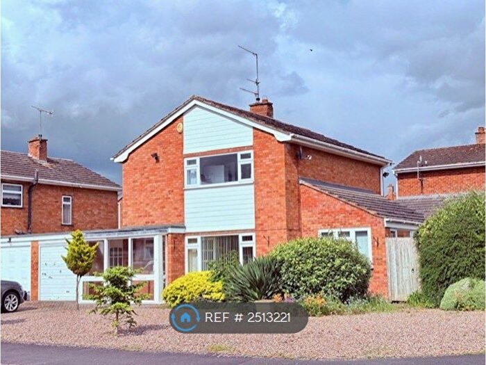 3 Bedroom Detached House To Rent In Oakfield Drive, Kempsey, Worcester, WR5