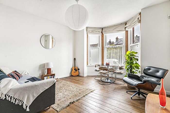 1 Bedroom Flat To Rent In St. Julians Farm Road, London, SE27