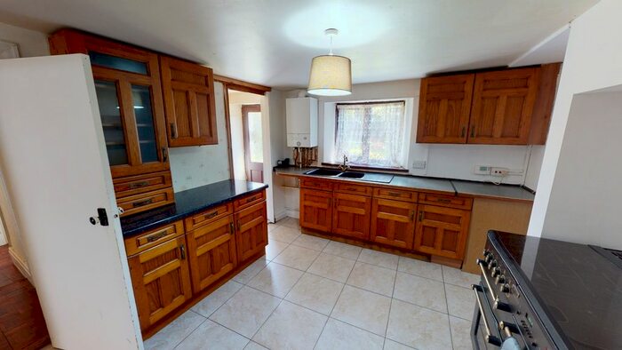 2 Bedroom Flat To Rent In Waterloo Terrace, Carmarthen, Carmarthenshire, SA31