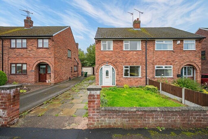 3 Bedroom Semi Detached House For Sale In Chatsworth Drive, Chester, CH2