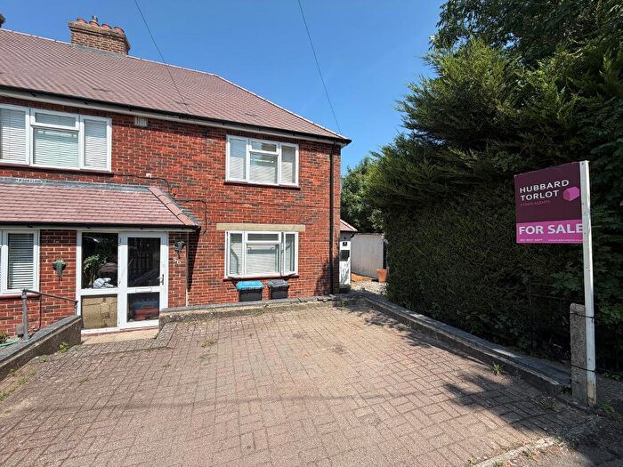 2 Bedroom Maisonette For Sale In Crewes Lane, Warlingham, CR6