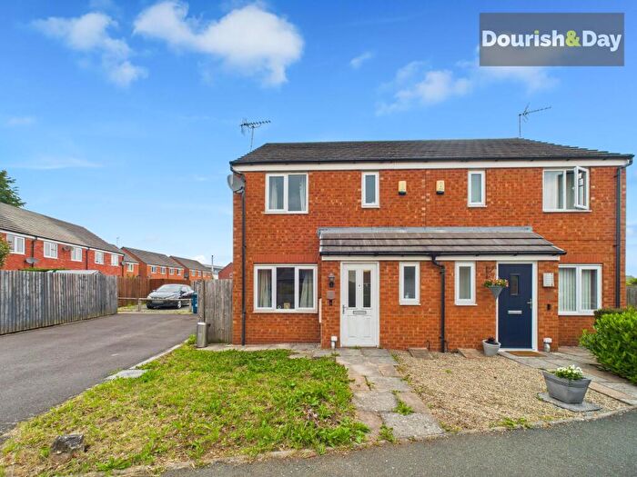 3 Bedroom Semi-Detached House For Sale In Fieldhouse Way, Stafford, ST17