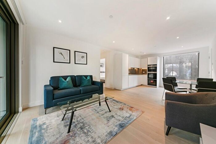 2 Bedroom Flat To Rent In Wentworth Street, Spitalfields, London, E1