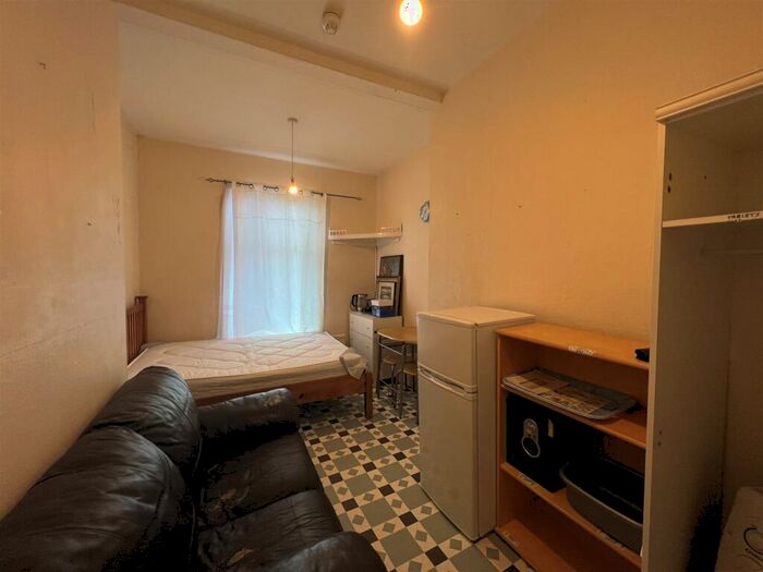 1 Bedroom House To Rent In Church Green Road, Bletchley, Milton Keynes, MK3