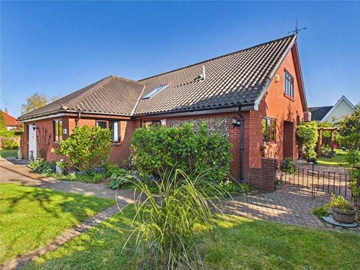 4 Bedroom Bungalow For Sale In Featherbroom Gardens, Wickham Market, Woodbridge, Suffolk, IP13