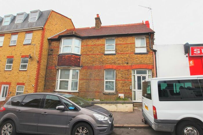 2 Bedroom Flat To Rent In Dane Hill, Margate, CT9