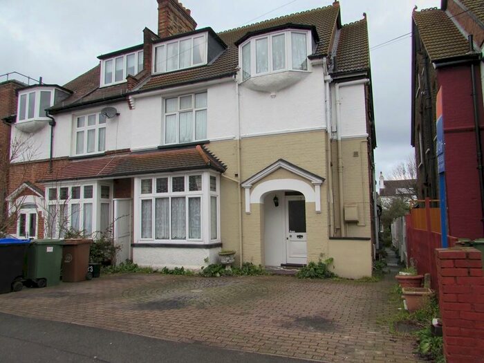 Studio To Rent In Belmont Road, Wallington, Surrey, SM6