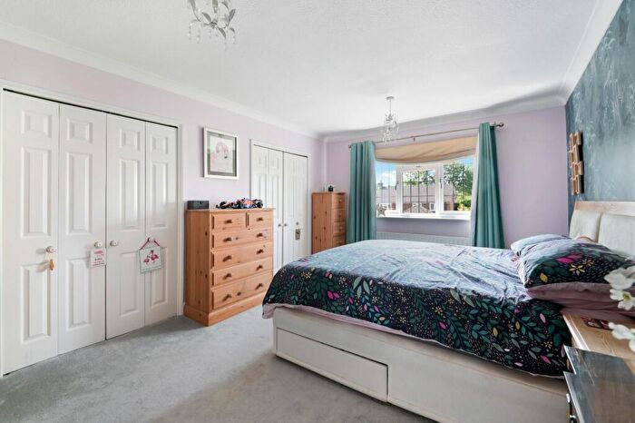 4 Bedroom Detached House For Sale In Walnut Grove, Banstead, SM7