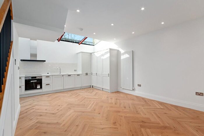 2 Bedroom Detached House To Rent In St. Peters Grove, London, W6