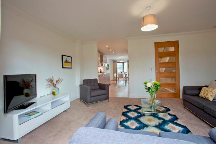 3 Bedroom Town House To Rent In Stoneywood Brae, Dyce, Aberdeen, AB21